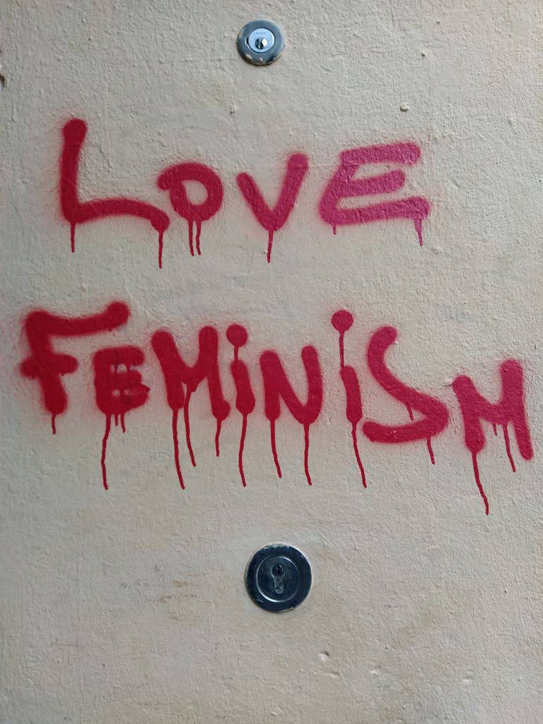 Tag an der Wand: Love Feminism